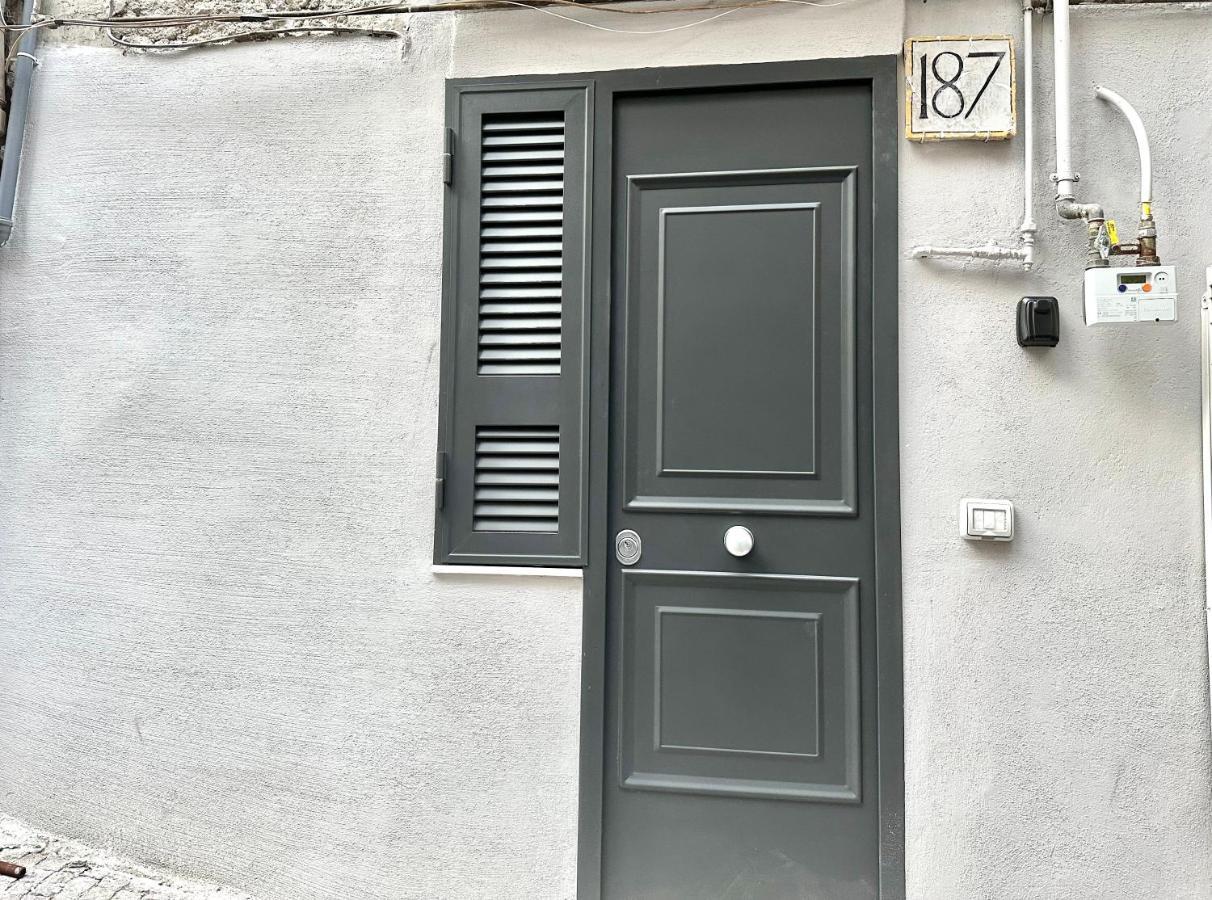 Isabel Suite Neapel Exterior foto